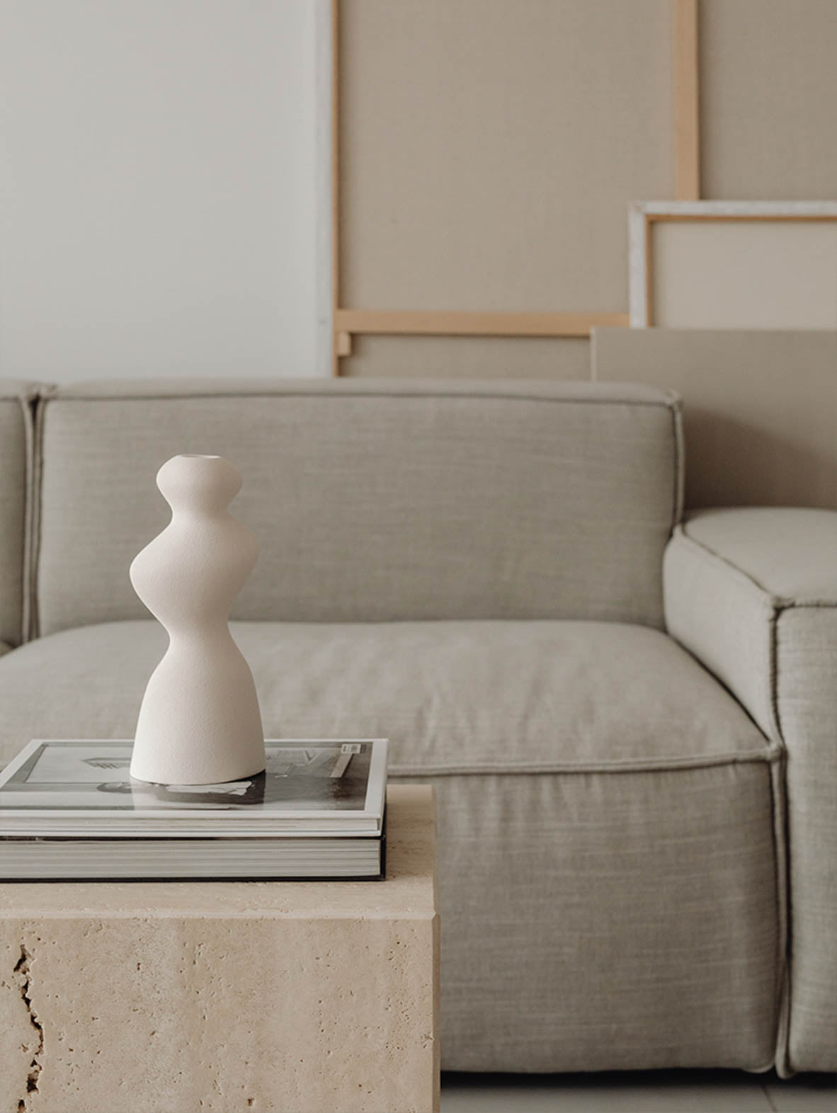 Marmurowy postument COI Marble