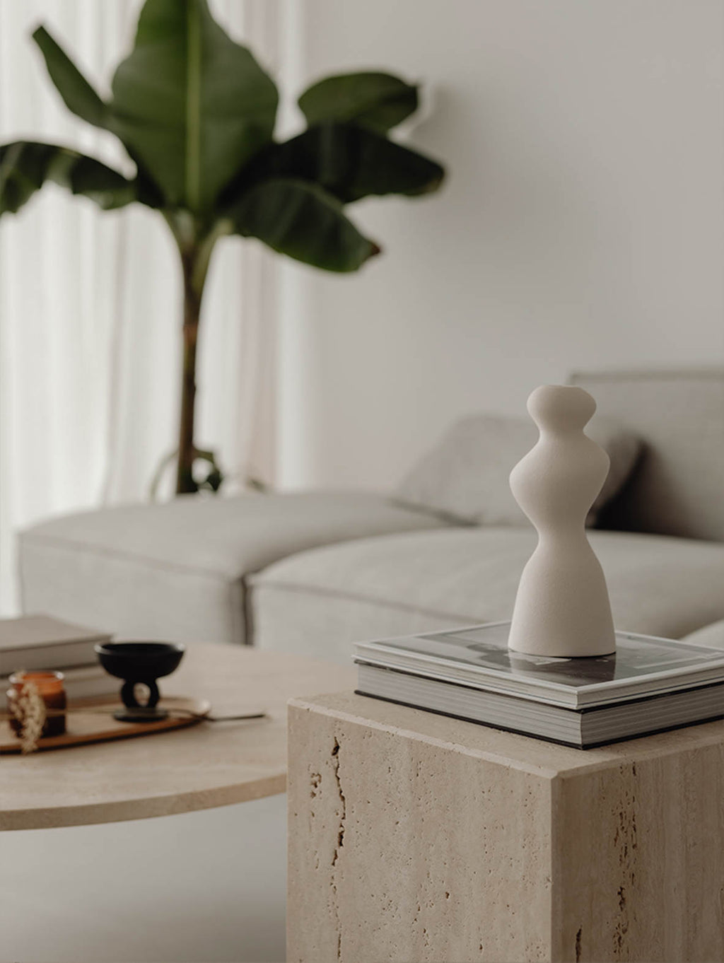 Marmurowy postument COI Marble