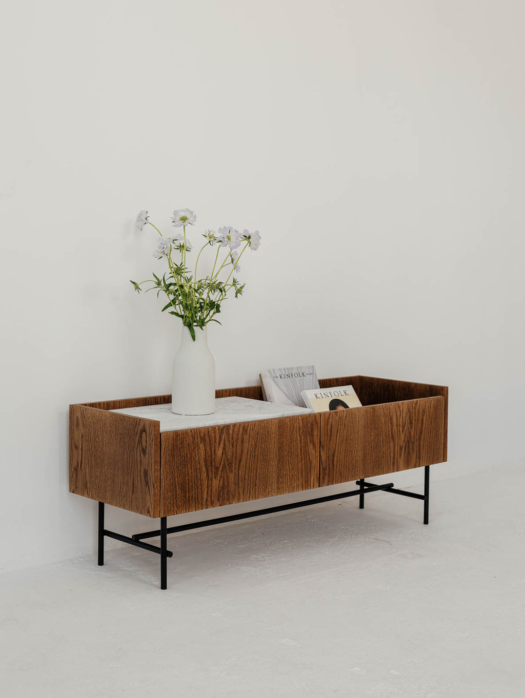 Niska komoda z drewna FORST SIDEBOARD