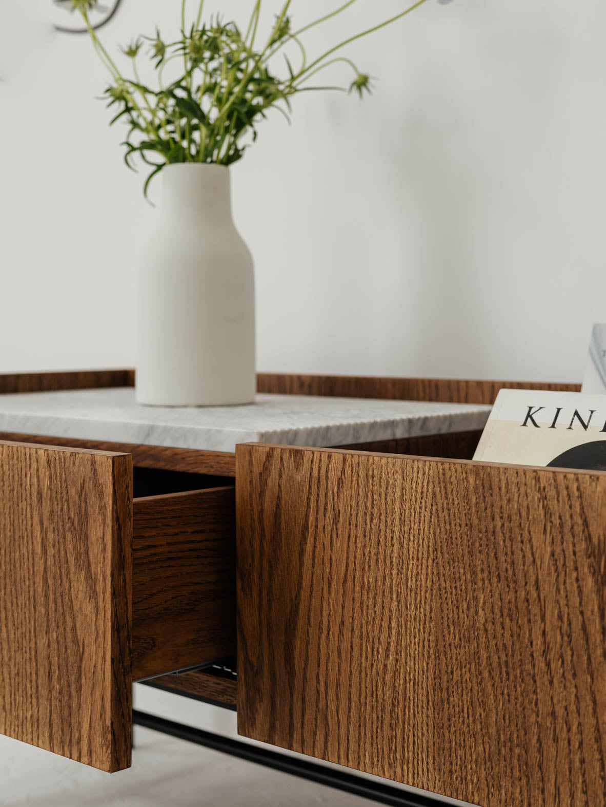 Niska komoda z drewna FORST SIDEBOARD