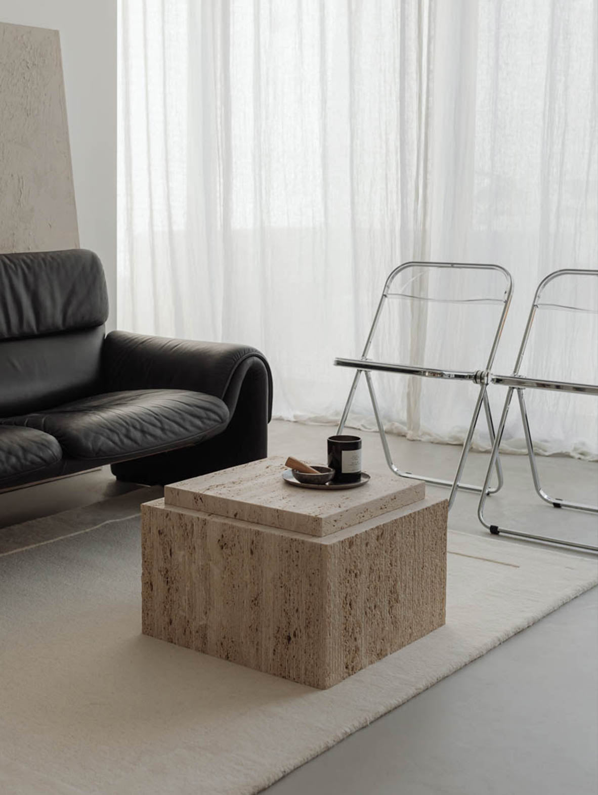 Trawertynowy stolik kawowy BARI