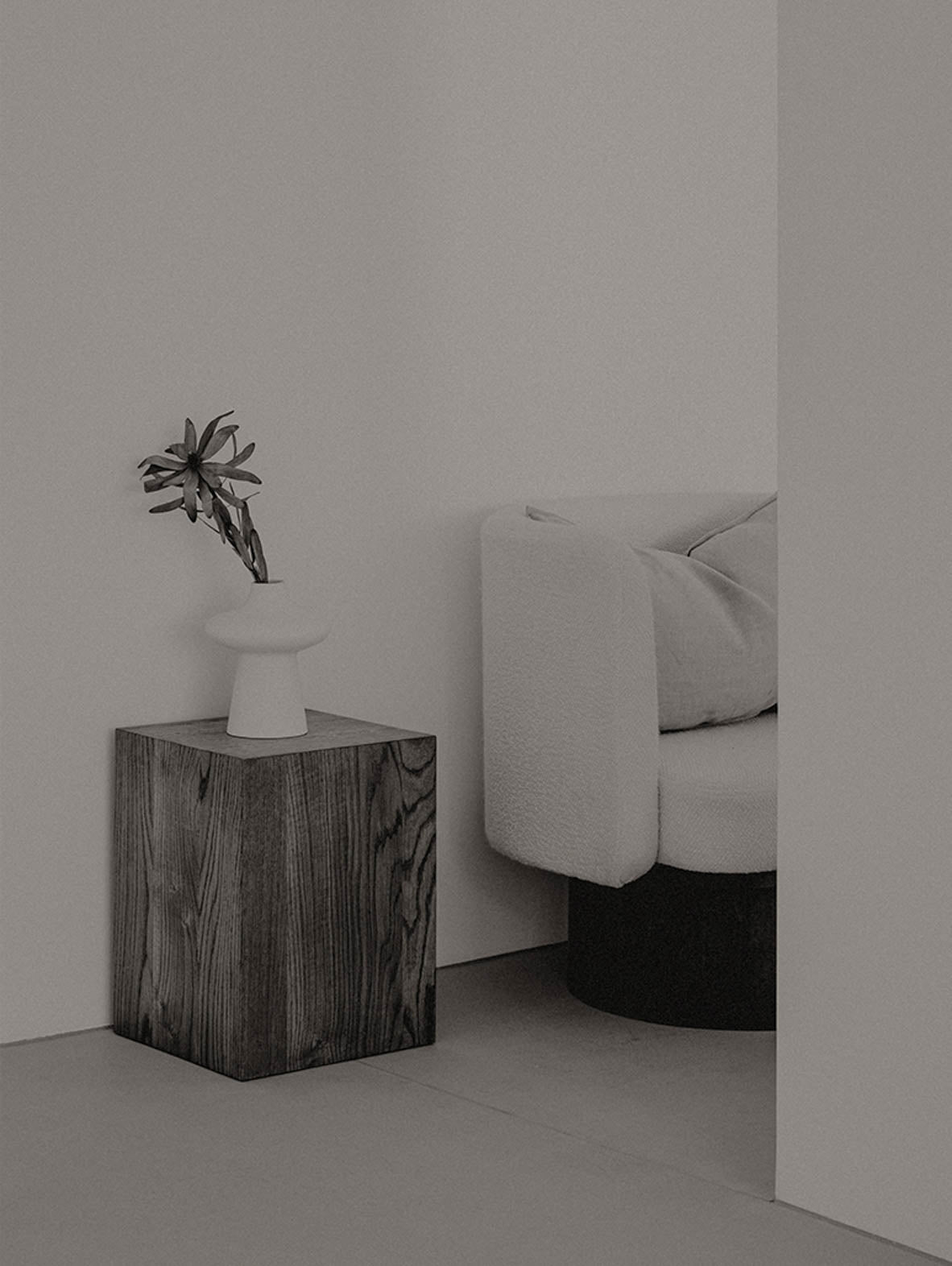 Drewniany postument COI Wood